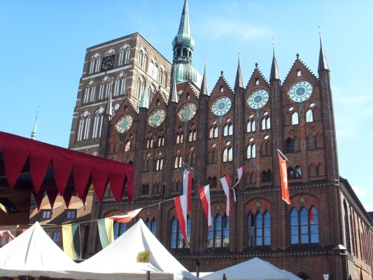 Radnice ve Stralsundu a trhy